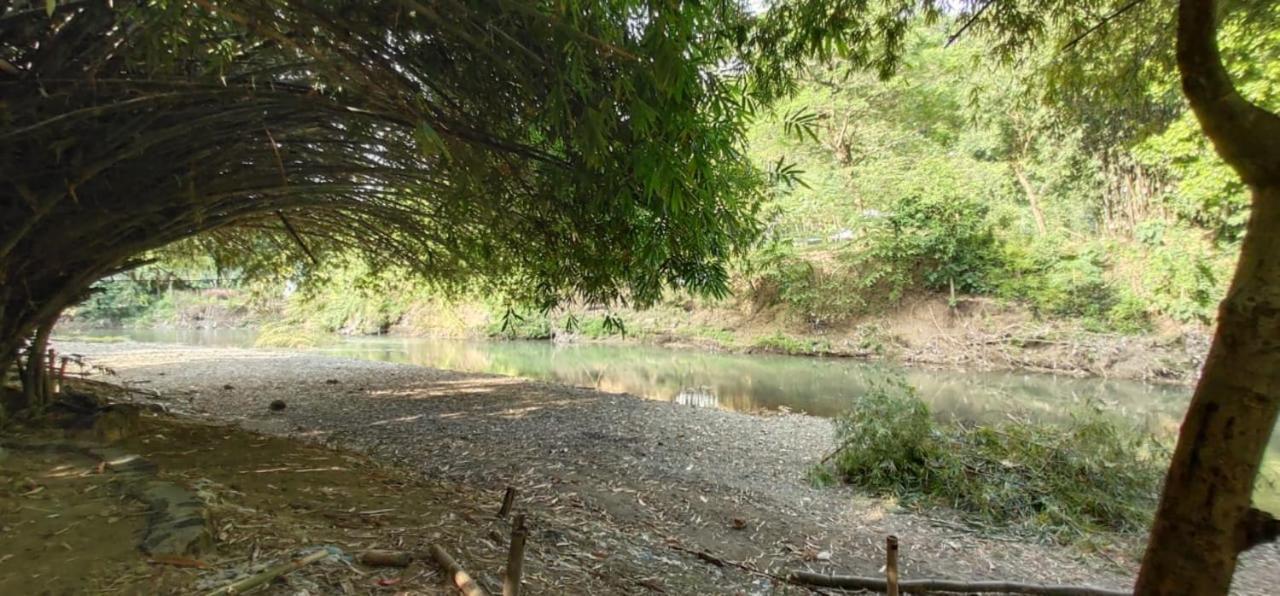 Kebon Pring Floating Resort & Market Bantul Eksteriør bilde